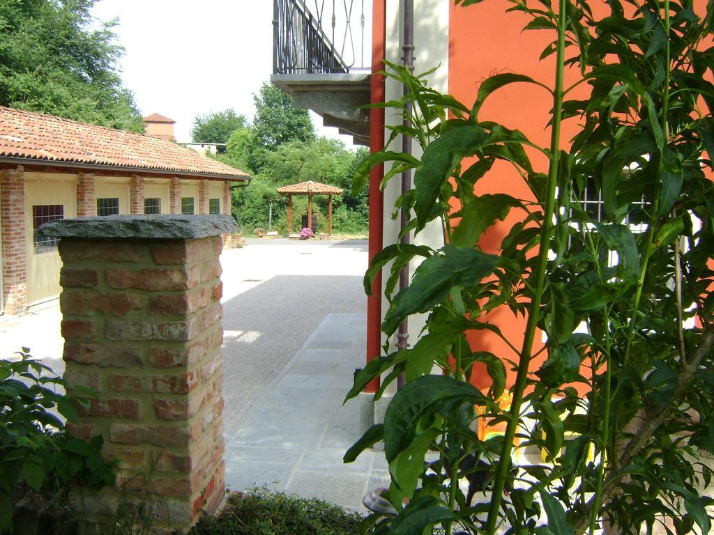 B&B Cascina Rossa อัสตี ภายนอก รูปภาพ