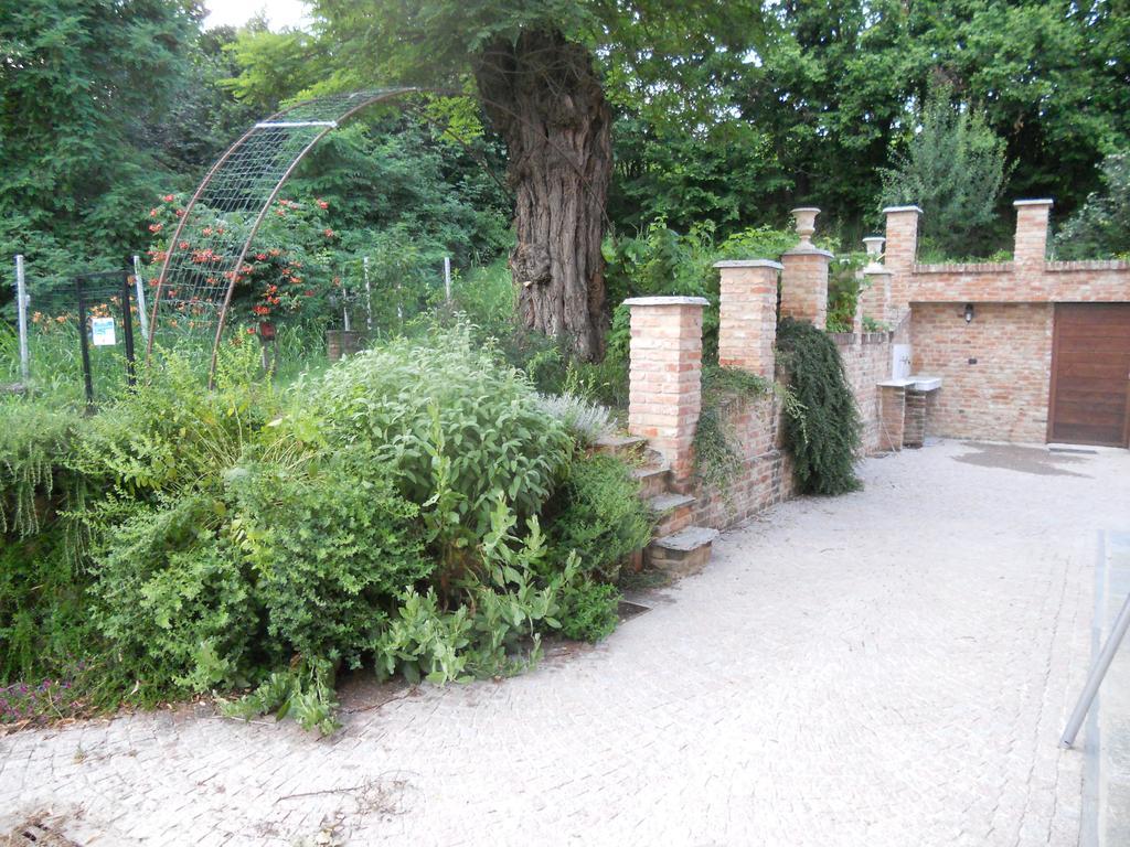 B&B Cascina Rossa อัสตี ภายนอก รูปภาพ